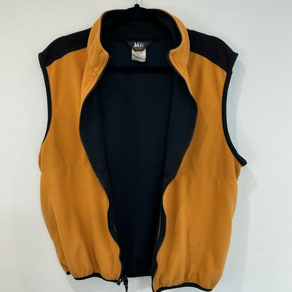 REI Yellow Fleece Vest Unisex - Picture 6 of 8